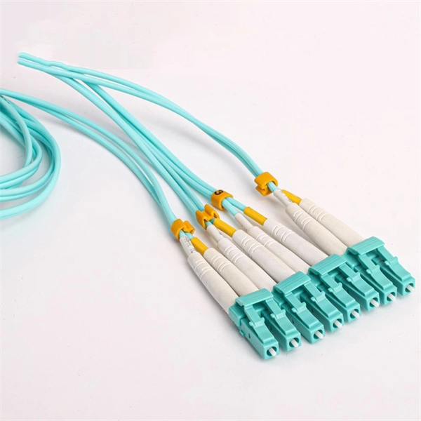 Trapezoidal cable tray crossarm spacing